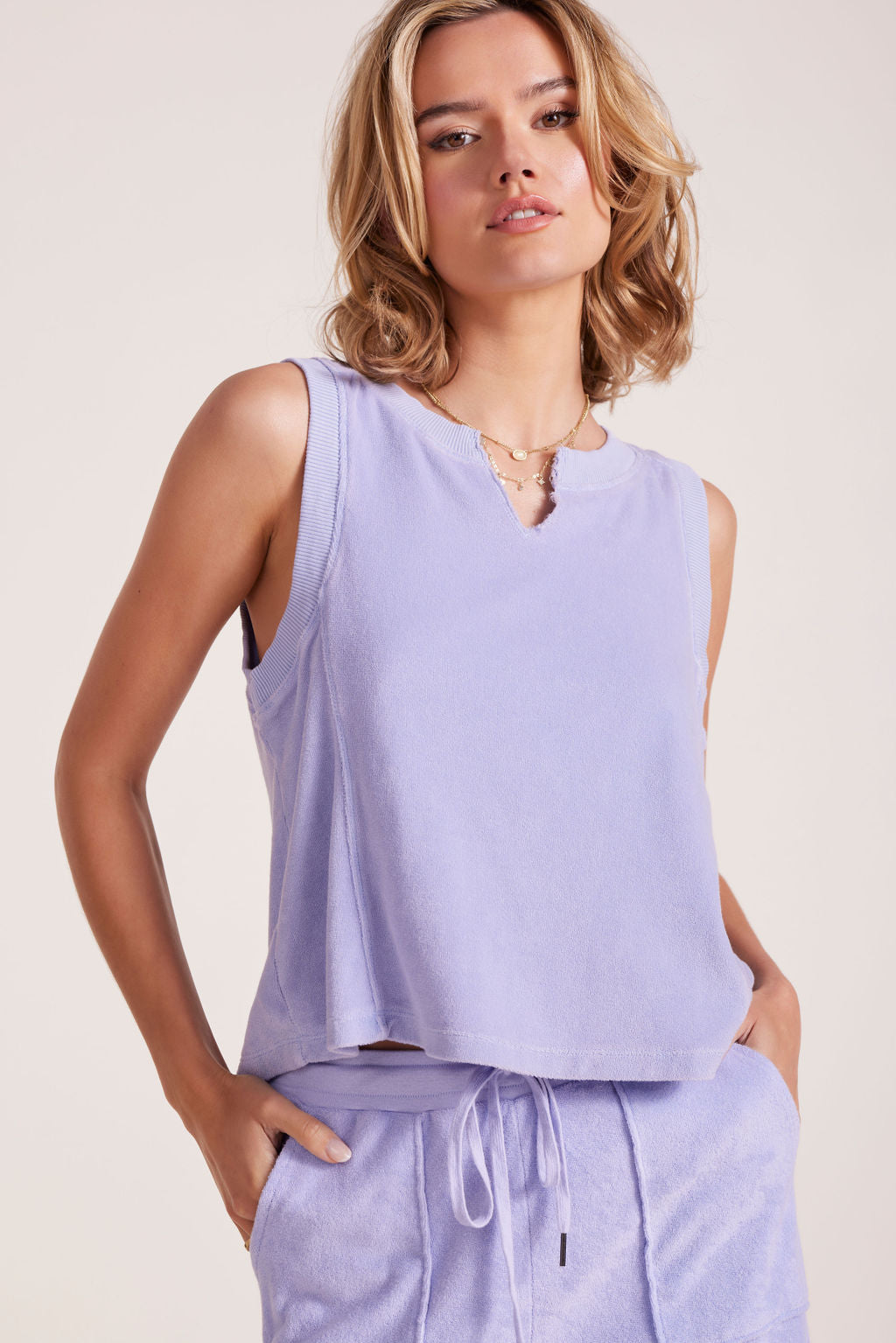 SPLIT NECK MUSCLE TANK