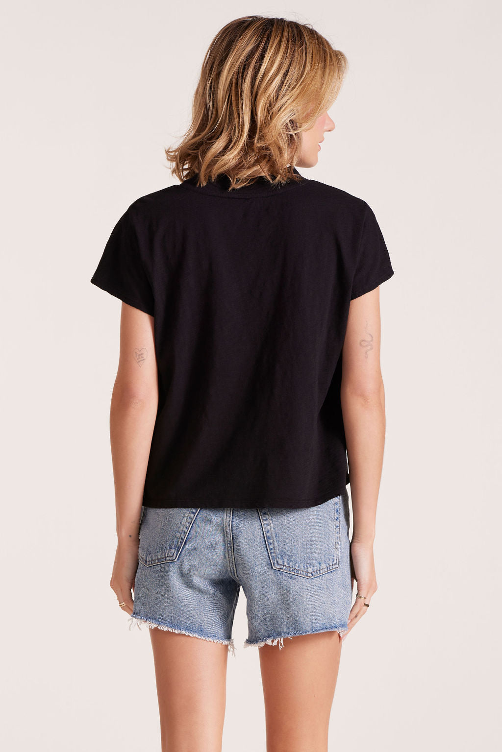 DOLMAN VNECK TEE