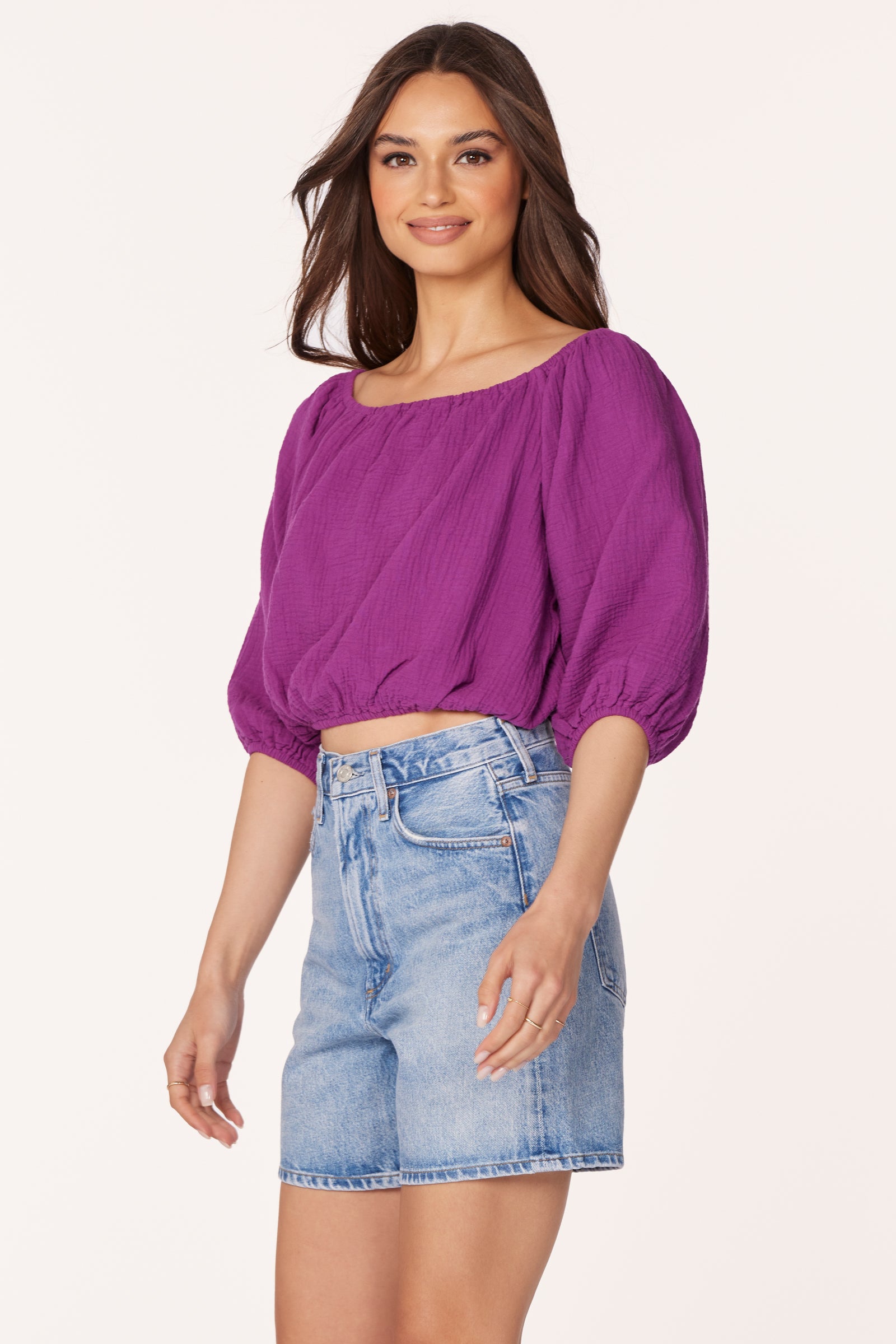 BOATNECK SHIRRED 3/4 SLEEVE TOP