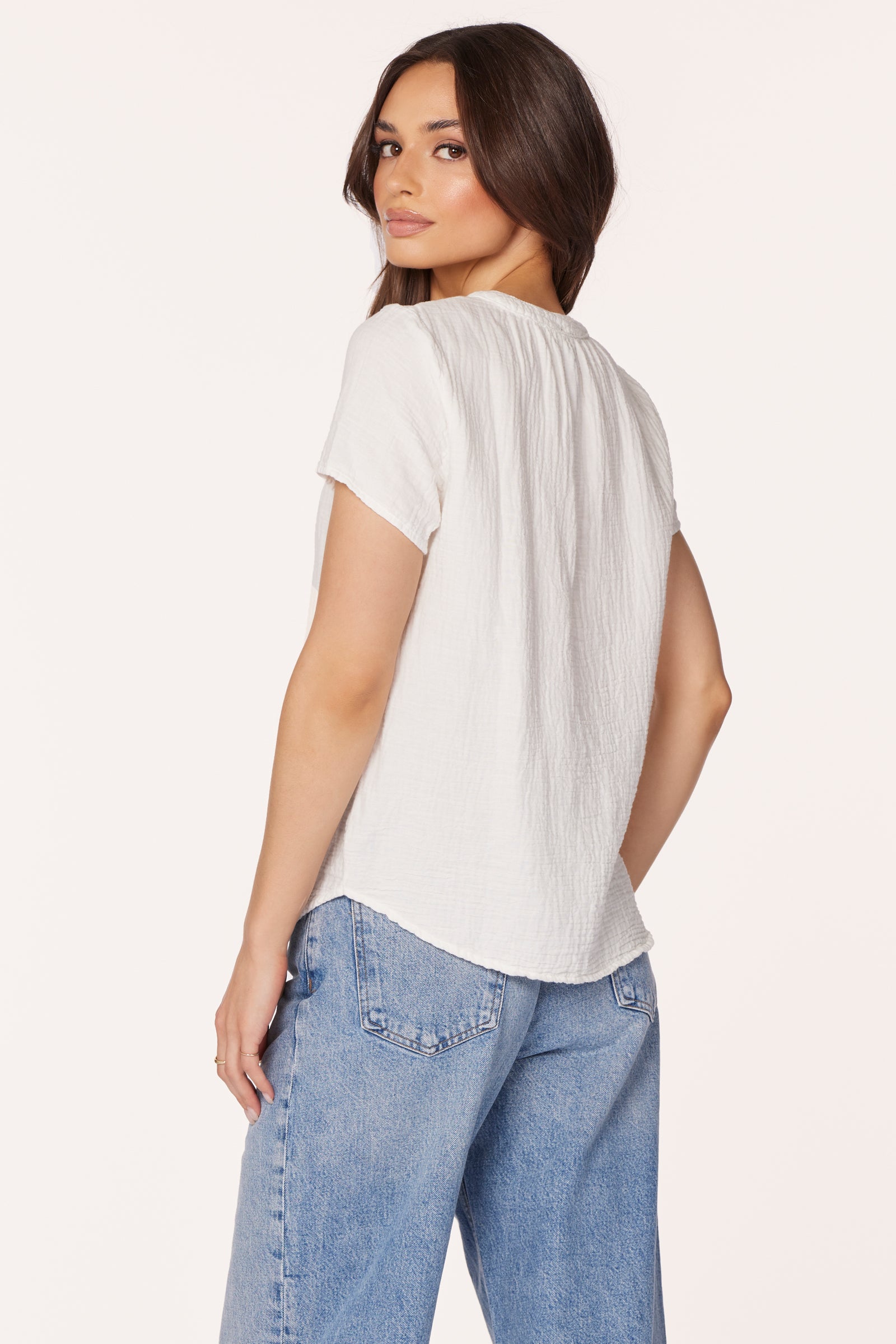 SPLIT NECK TOP