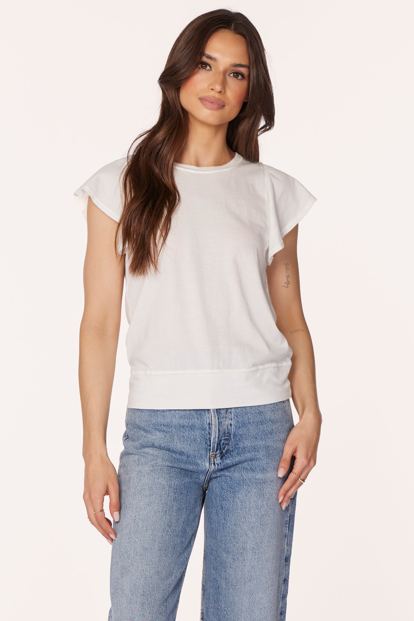 FLUTTER SLEEVE CREWNECK TEE