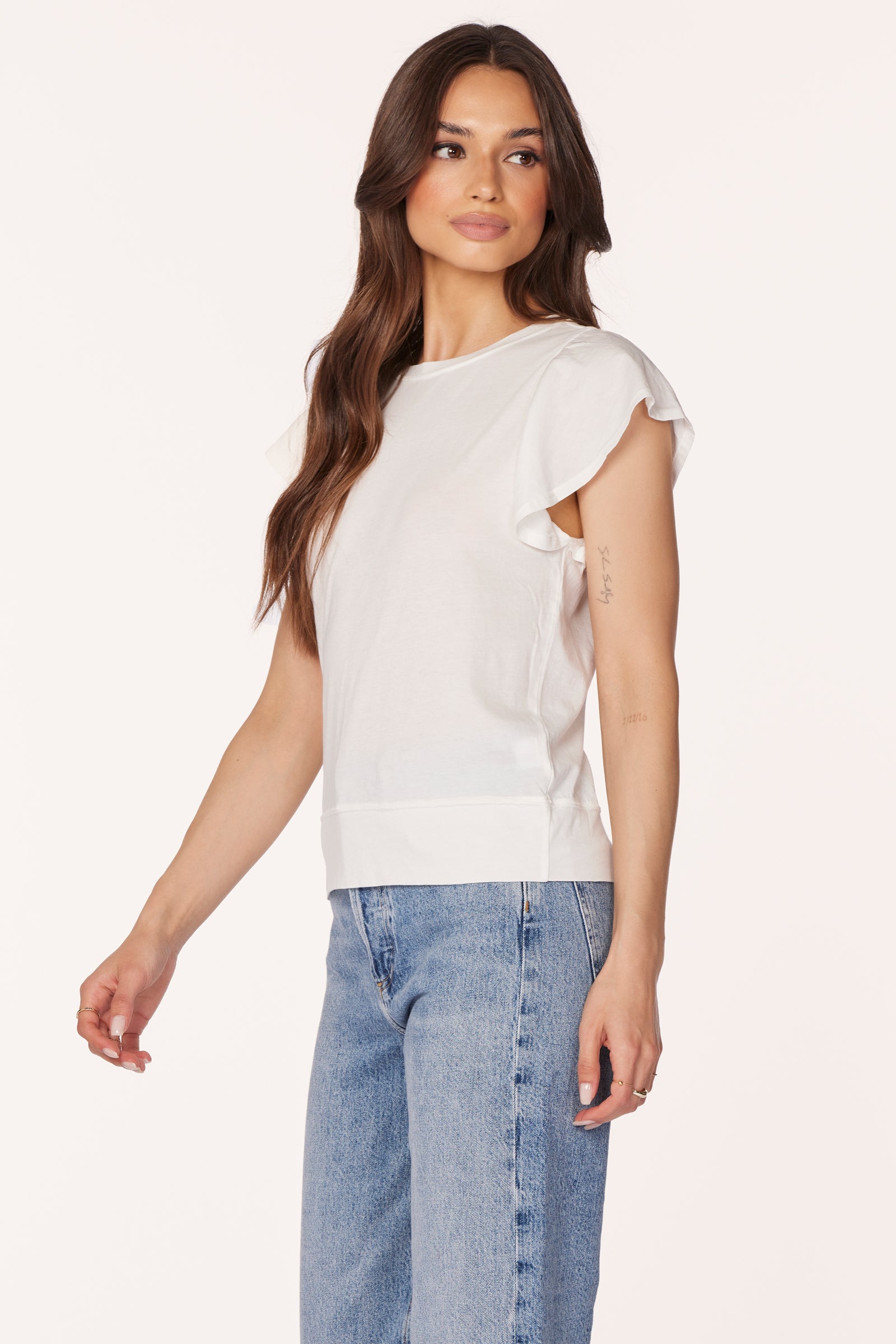 FLUTTER SLEEVE CREWNECK TEE