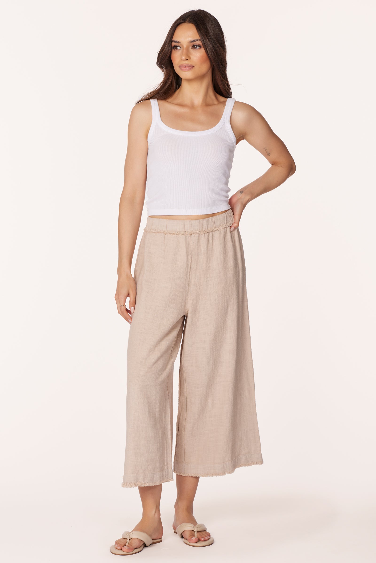 RAW EDGE CROPPED PANT