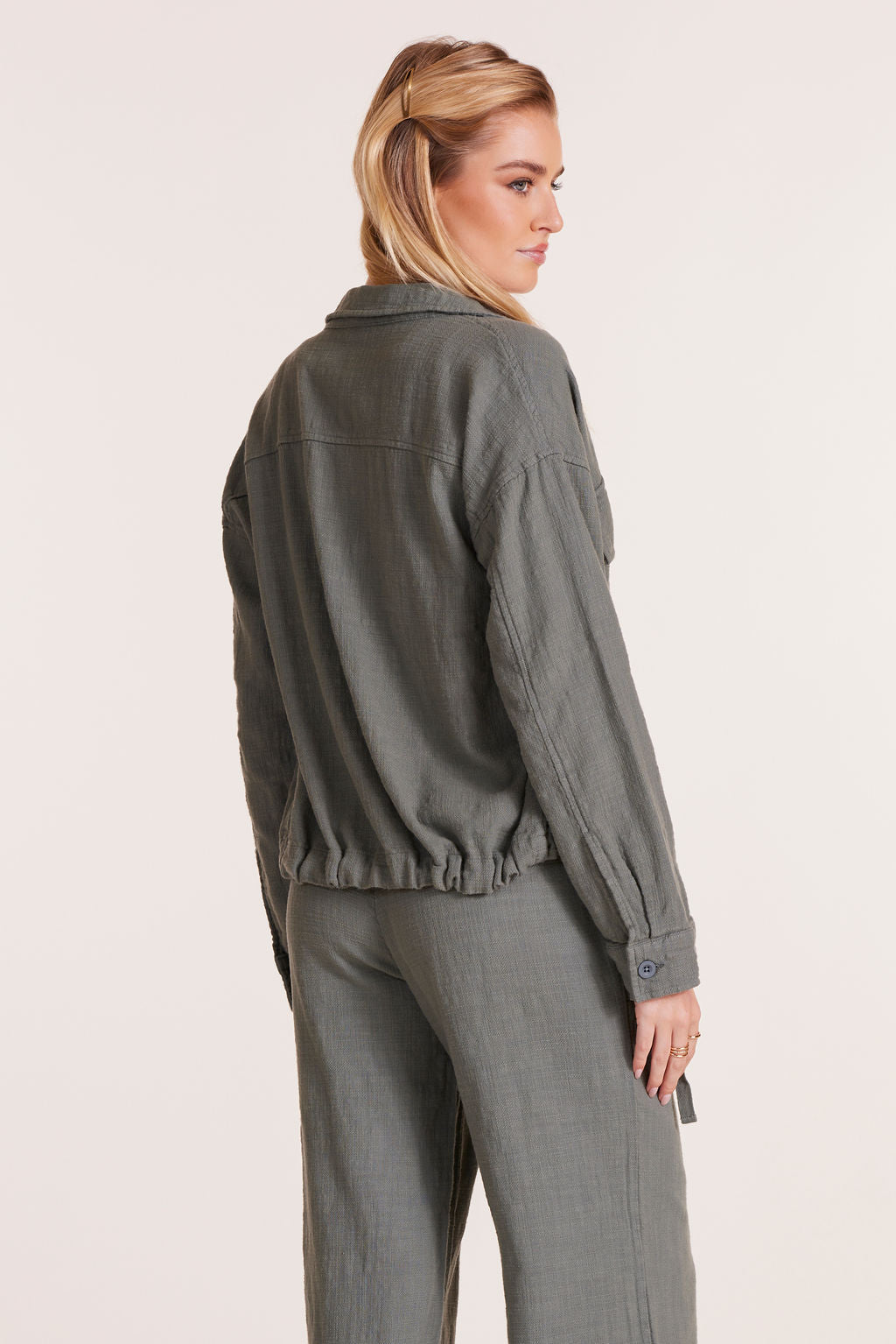 CROP JACKET WITH POCKETS