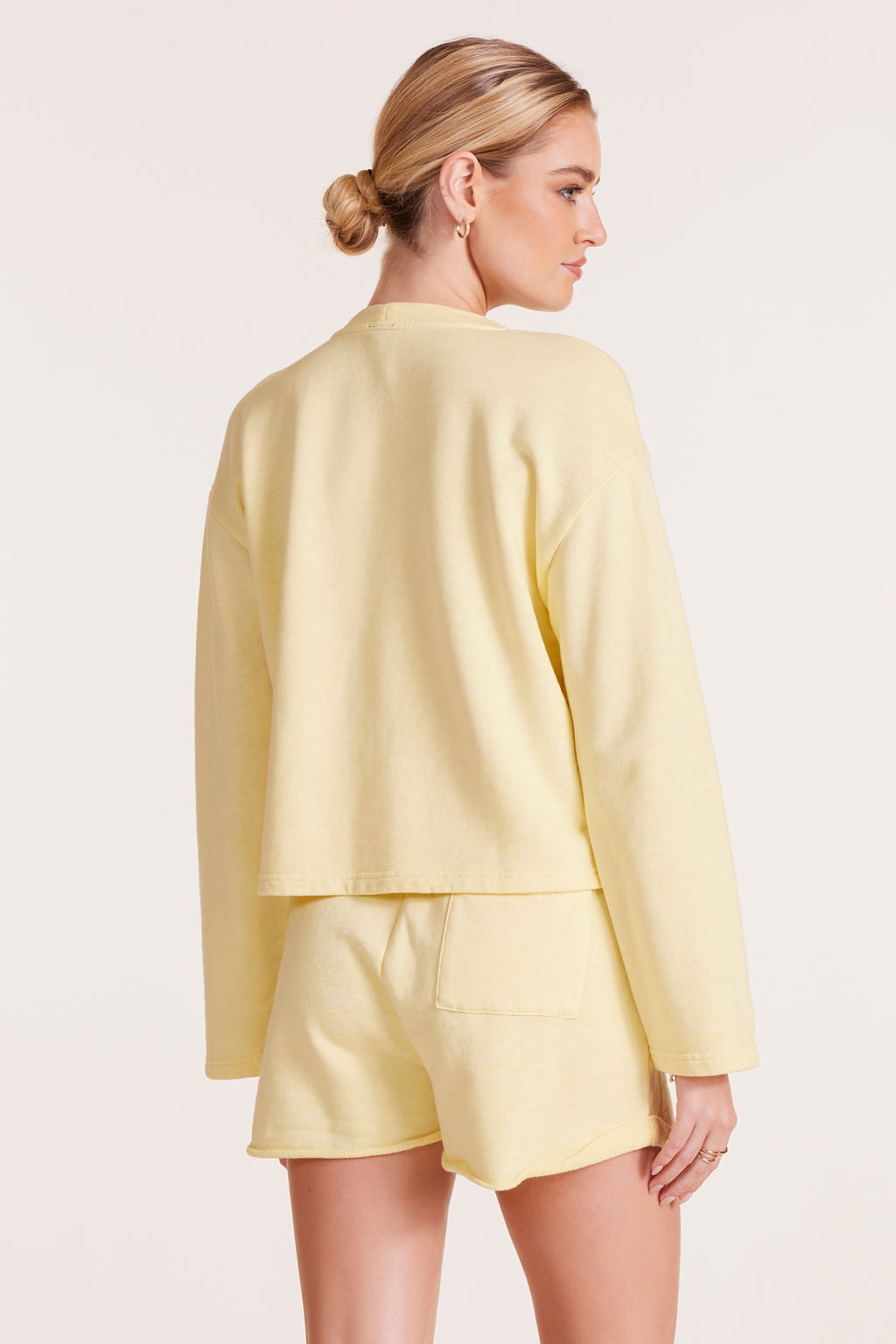 WIDE SLEEVE BOXY SWEATSHIRT