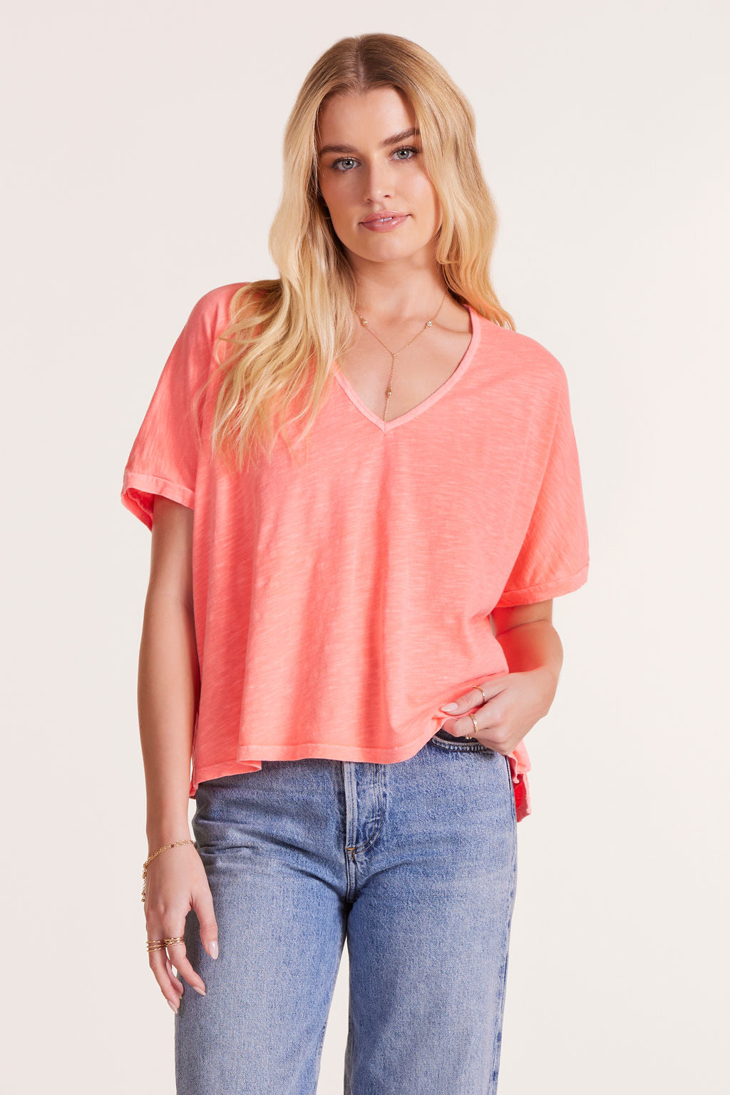 OVERSIZE V-NECK TEE