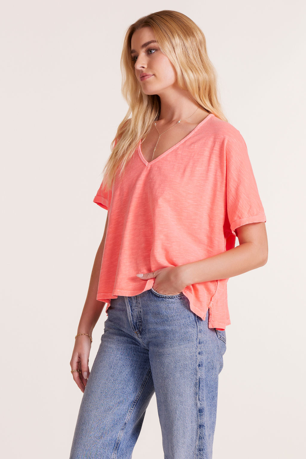 OVERSIZE V-NECK TEE